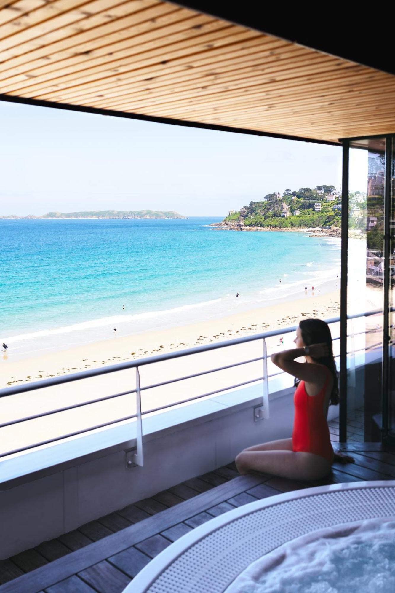 Grand Hotel เปโรส กีเรค ภายนอก รูปภาพ